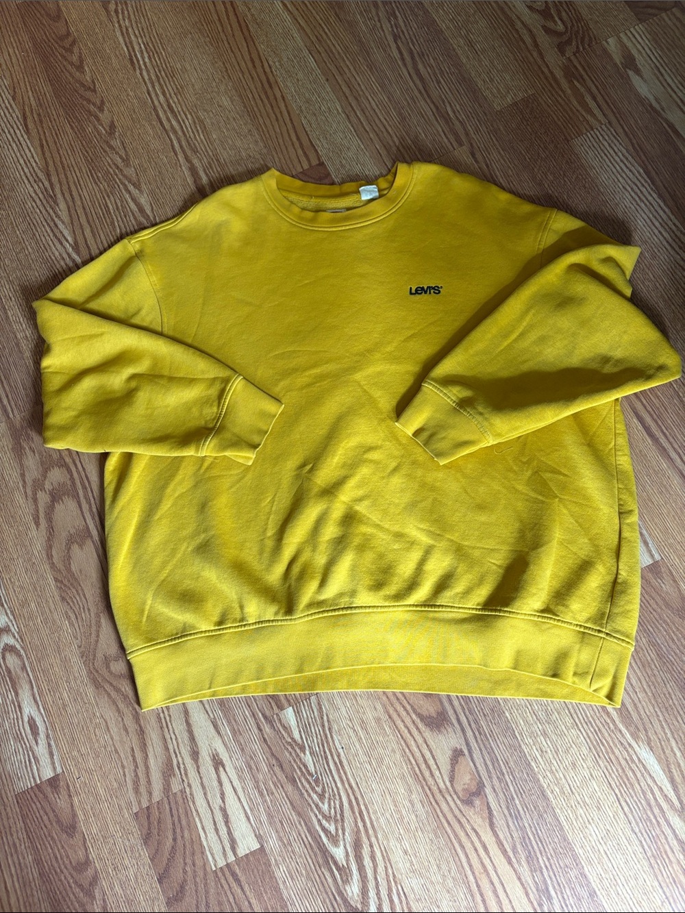 Levi's Men's Bright Yellow Crewneck Sweatshirt